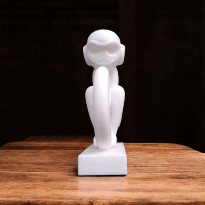 Escultura Mono Minimalista sobre Pedestal - Imagen 5