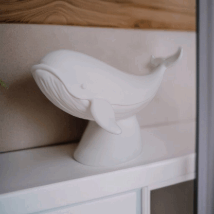 Escultura de Ballena Realista con Base - Imagen 3