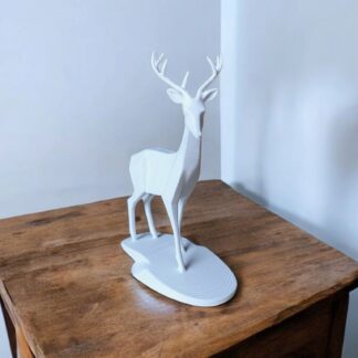 BambiGrace – Escultura de Ciervo Joven Minimalista