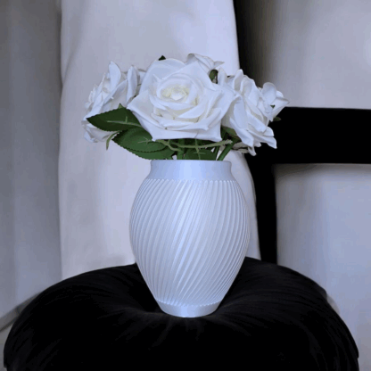 Versa – Florero Esculpido con Lamas Profundas - Imagen 3